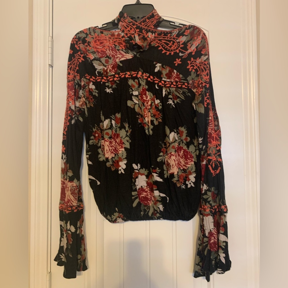 Free People Black Floral Print Long Bell Sleeve Blouse l Fit Med to Large NWOT